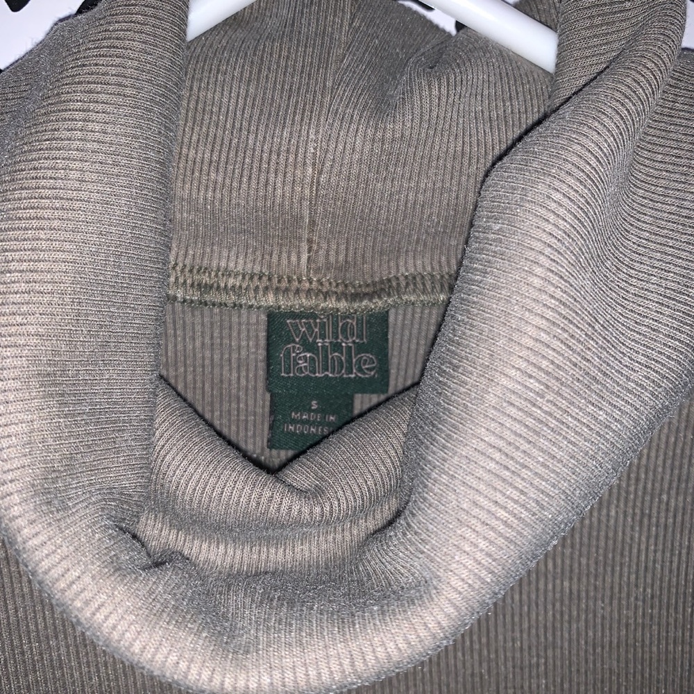 turtle neck - Picture 5 of 5